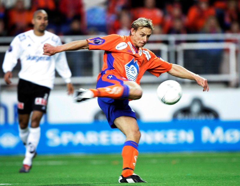Lasse Olsen fikk stjernetreff i åpningskampen på Color Line Stadion og utlignet til 1-1 i det 89.minutt. Foto: Tor Richardsen / NTB Scanpix
