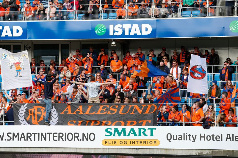 Fantastisk innsats på tribuna ! Foto: Svein Ove Ekornesvåg / NTB scanpix