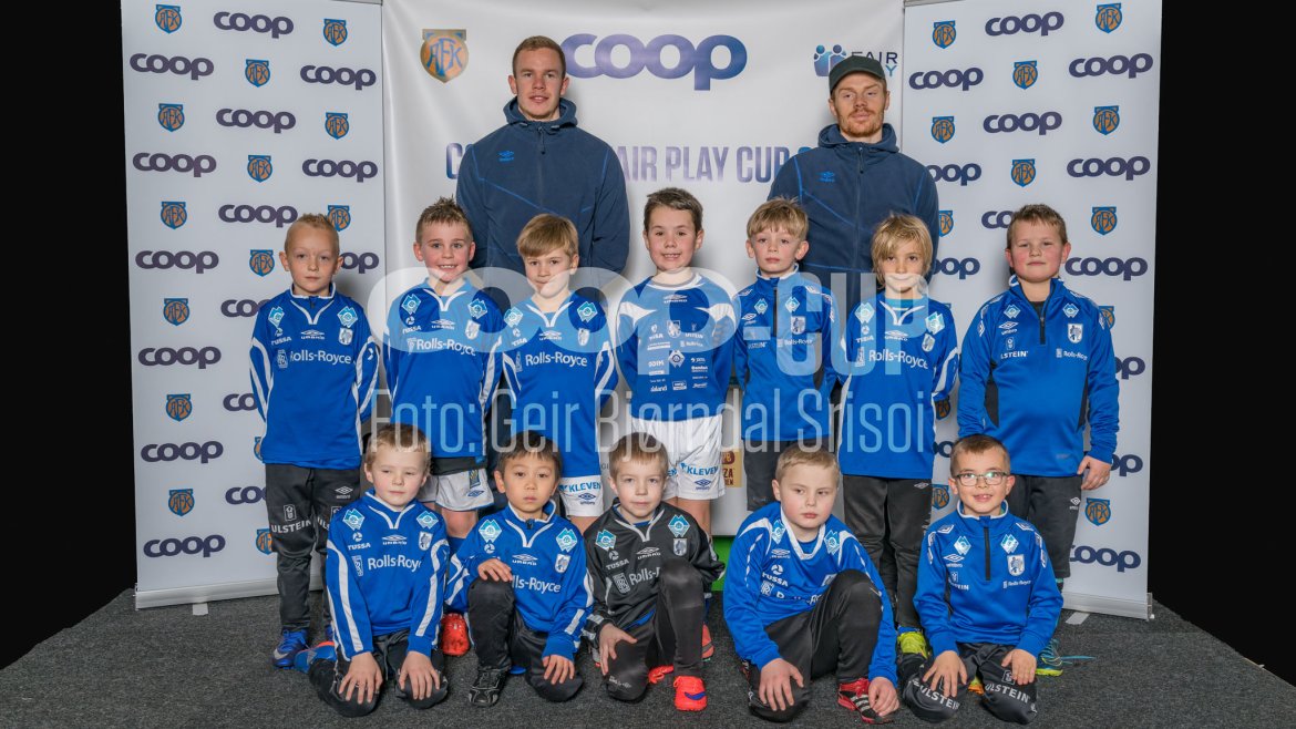 Hødd blå og hvit G8