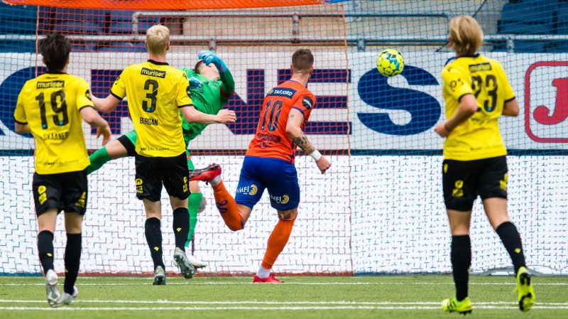 Holmbert Aron Briem Fridjonsson med 3-2-målet mot IK Start tidligere i år. Foto: Marius Simensen / BILDBYRÅN /