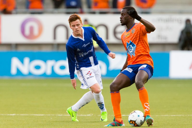 Edwin Gyasi i duell mot Tobias Heintz. Foto: Svein Ove Ekornesvåg / NTB scanpix