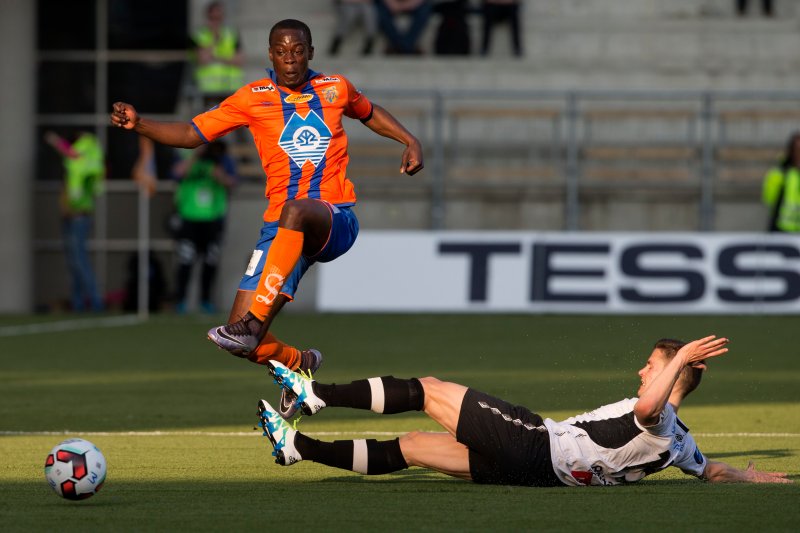 Edwin Gyasi i 1-4 kampen mot Sogndal på Color Line Stadion i 2016. Foto: NTB Scanpix
