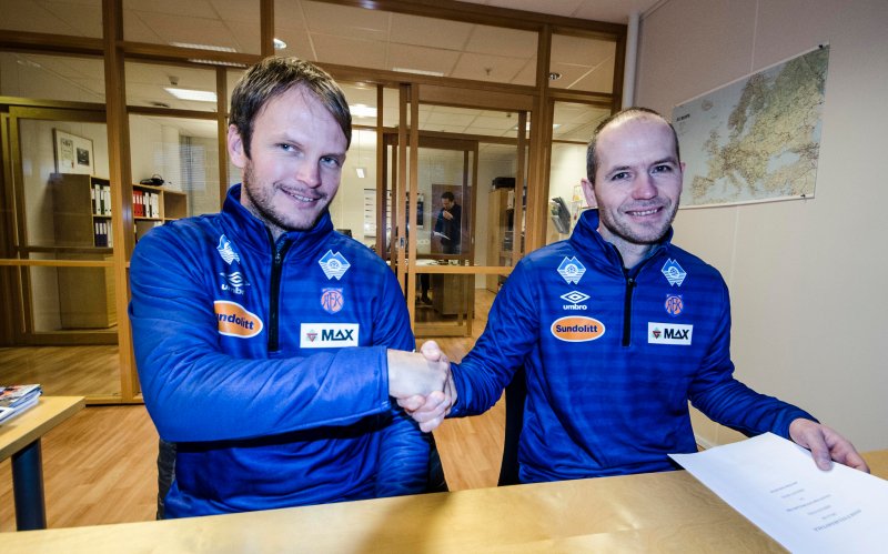 Øyvind Riise Dalseth (tv) er vår nye utviklingsleder. Her samens med sportslig leder i AaFK Bjørn Erik Melland. Foto: aafk.no
