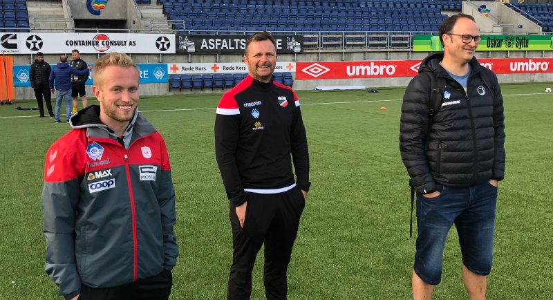 Tidligere AaFK-spiller Nils Ottar Sandø (I midten) var en av gårsdagens deltakere.