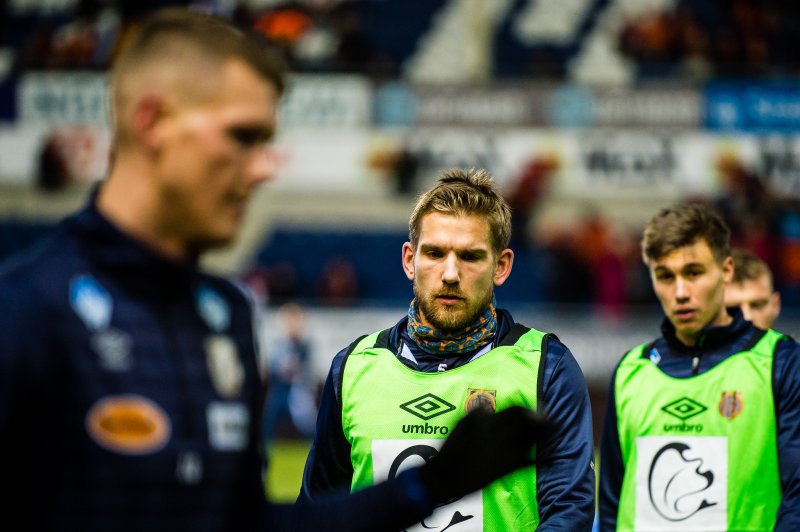 Holmbert Fridjonsson, Oddbjørn Lie og Daniel Leo Gretarsson varmer opp i forkant av OBOS-ligakampen mot Viking i 2018. Foto: Bildbyrån.