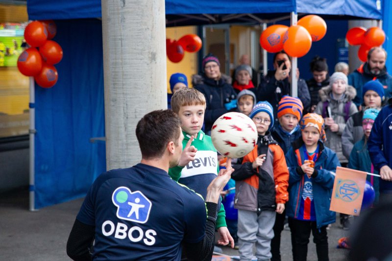 Før kampen blir det aktiviteter for store og små utenfor stadion.