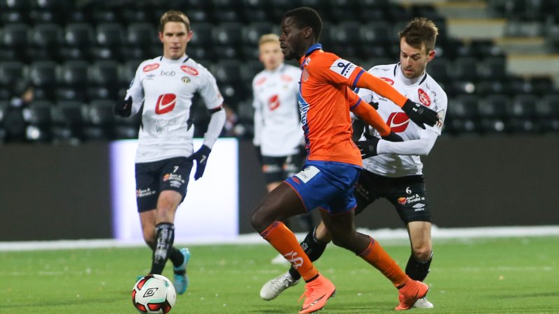 Gyasi med perlescoring