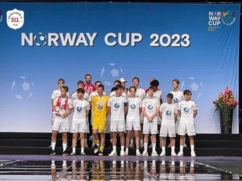 Flere av spillerne på G19-laget til Spjelkavik spiller kamp slndsg, men skal hedres på Color Line Stadion senere i sesongen.