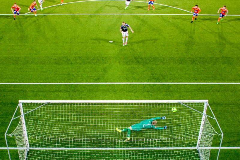 Andreas Lie med strafferedning tidligere i sesongen. Foto: NTB Scanpix