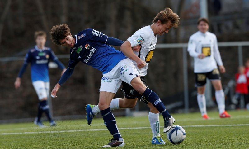 I 2013 var Ståle Asker-spiller, her i duell med Strømsgodset spiller Guatav Wikheim, hvor Asker vant 2-1 i NM.Foto: Terje Bendiksby / NTB scanpix