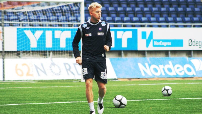 Fredrik Carlsen under trening på Color Line Stadion.