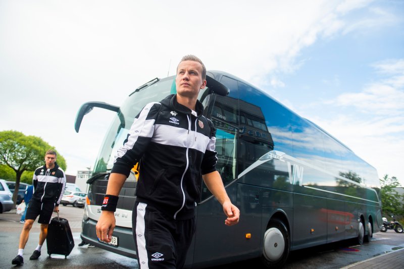 Ståle Stålinho Sæthre soner for gule kort, og er ikke med til Skien. Foto: NTB Scanpix