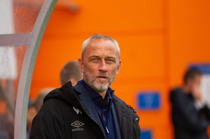 Lars Bohinen forteller om en spillergruppe som har levert på trening. Mot Haugesund ble han negativt overrasket av det laget viste. Foto: Srdan Mudrinic.